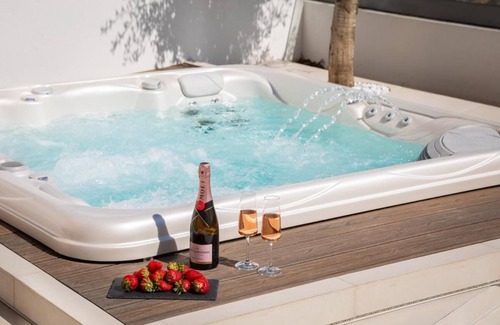 Sukosan Villa | Luxury seafront Villa Noles with heated Pool, Jacuzzi, EV near Zadar