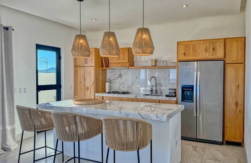 Vinorama Villa | Luxury Seaside Villa For 8 adults! Beach & Surf-Hot Spa-Infinity Pool