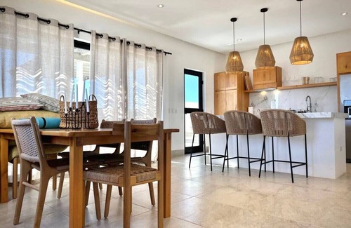 Vinorama Villa | Luxury Seaside Villa For 8 adults! Beach & Surf-Hot Spa-Infinity Pool