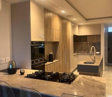 Scottsville House | Luxury Silver Home