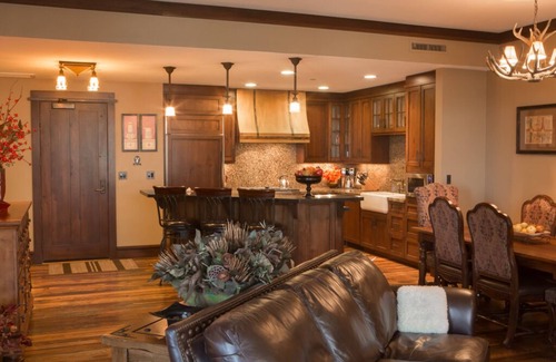 Empire Pass Condo | Luxury Ski-in/Ski-out Arrowleaf at Empire Pass Sleep 6