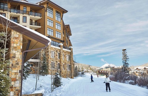 Snowmass Village Condo | Luxury Ski-In/Ski-Out 1 Bedroom Residence in the Snowmass Base Village