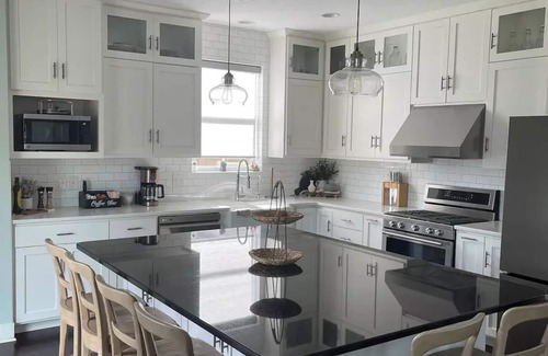 Gretna House | Luxury Spa and Wellness Retreat near Outlet Mall!n