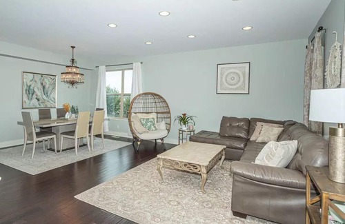 Gretna House | Luxury Spa and Wellness Retreat near Outlet Mall!n