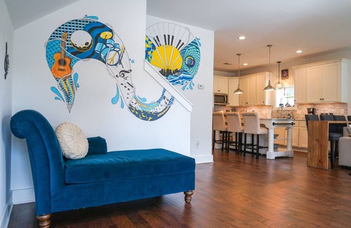 East Nashville House | Luxury Space 5 Min To Downtown with Hot Tub