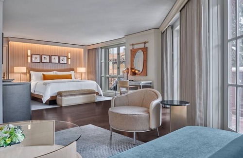 Aspen Resort | Luxury St. Regis Resort Junior Suite in heart of downtown Aspen w/all amenities