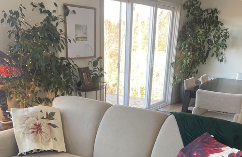 York House | Luxury Stay on the Bay - Waterview Minutes From Peis Best Beaches