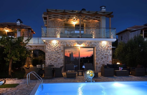 Tsoukaladhes House | Luxury stone villa Angela close to Kathisma