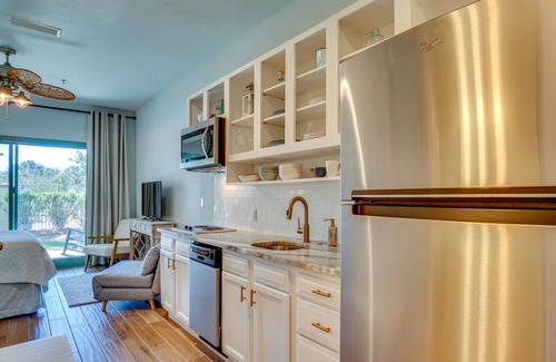 Rosemary Beach Condo | Luxury Studio/Suite. Next to Alys Beach and Rosemary! Perfect Location!