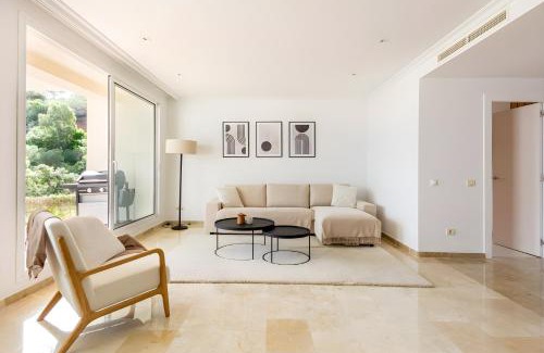 Ojen Apartment | Luxury & Sunny Apartment with Breathtaking View in Marbella East