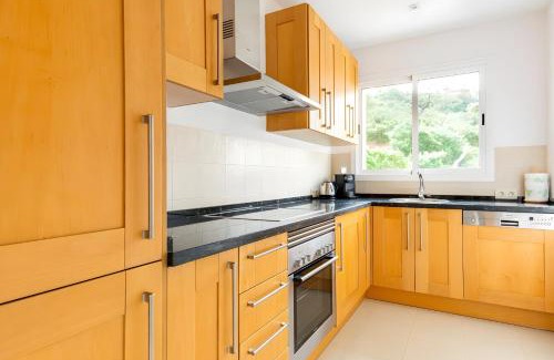 Ojen Apartment | Luxury & Sunny Apartment with Breathtaking View in Marbella East