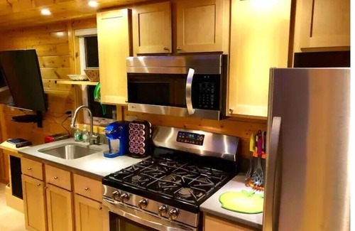 Danville Apartment | Luxury Tiny Home. Brew Ridge. Trail. Ski. Wineries