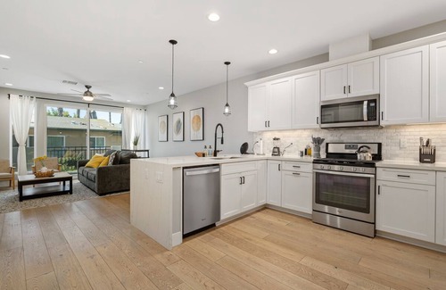 Corridor House | Luxury Townhouse with Rooftop Patio! #3 Sleeps 6