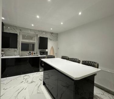 Burnley Apartment | Luxury Travis House