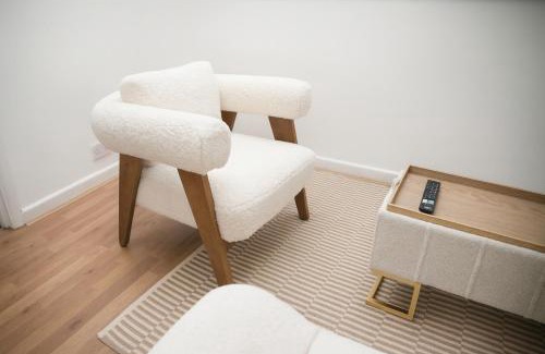 King's Cross Apartment | Luxury Two Bedroom Apartment Steps from Kings Cross Station