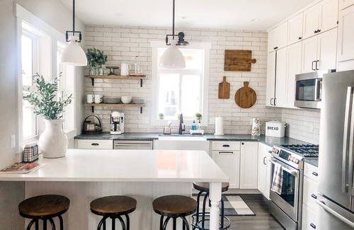 New Buffalo House | Luxury vacation cottage - walk to downtown New Buffalo, beach, and heated pool!