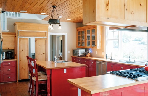 San Luis Obispo House | Luxury Vacation Rental in San Luis Obispo with Pool, Hot Tub and Waterslide