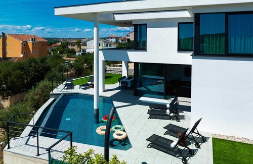Punat Villa | Luxury villa 45° with infinity pool