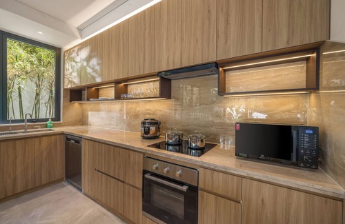 Ngu Hanh Son Villa | Luxury Villa 5BR Private Pool 5 minute walk to My Khe Beach