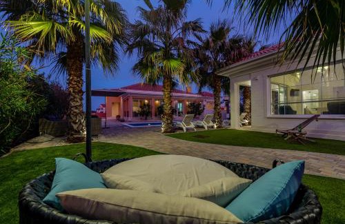 Privlaka Villa | Luxury Villa Agape Palm Beach Tennisplatz