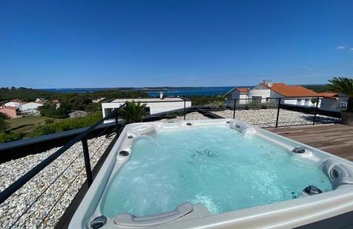 Stinjan Villa | Luxury Villa Aruna