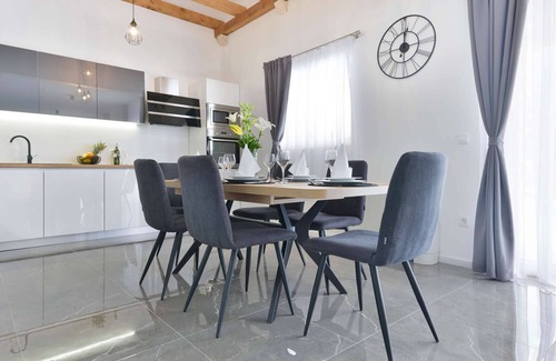 Vinjerac Villa | Luxury Villa Banovi with heated pool adapted for the disabled