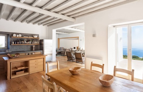 Paraga House | LUXURY VILLA ECHOES MYKONOS ISLAND LIFESTYLE, 3 different capability options