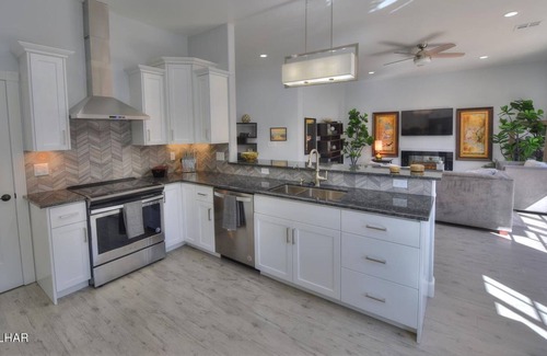 Parker Strip Villa | Luxury Villa! Emerald Golf Course, Pets! Views!