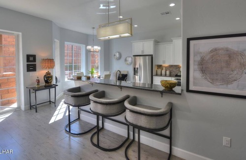 Parker Strip Villa | Luxury Villa! Emerald Golf Course, Pets! Views!