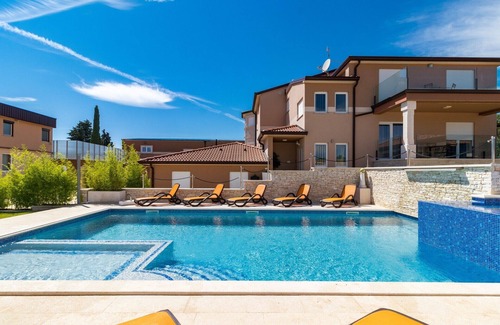 Marcana Villa | Luxury Villa for larger groups near Pula with private pool and whirlpool