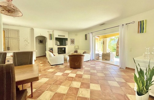 Les Brugassieres Villa | Luxury villa with pool house and beach pool