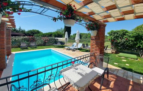Buici Villa | Luxury VILLA LE ROSE