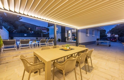 Baska Villa | Luxury villa Magic with swimming pool near the sea