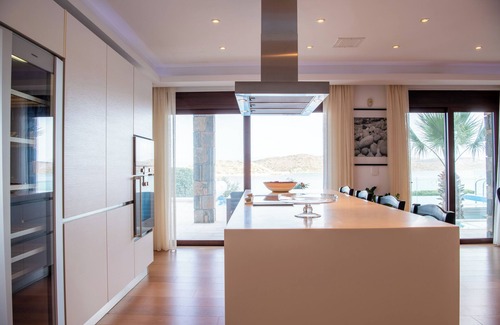 Plaka Villa | Luxury Villa Mythos