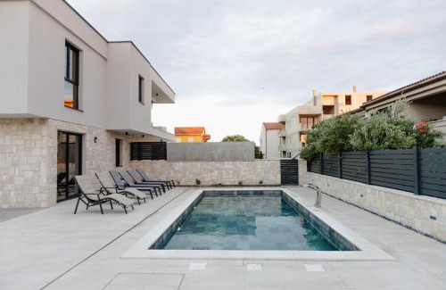 Mandre Villa | Luxury Villa Pam - Private villa with a heated pool and a summer terace with 4 bedrooms - 230 m2 NEW!