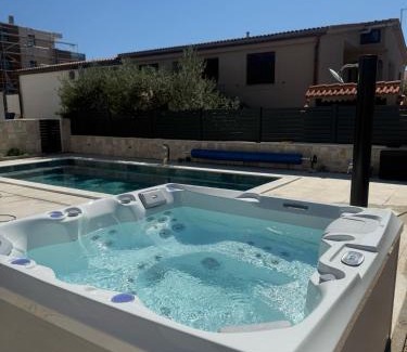 Mandre Villa | Luxury Villa Pam - Private villa with a heated pool and a summer terace with 4 bedrooms - 230 m2 NEW!