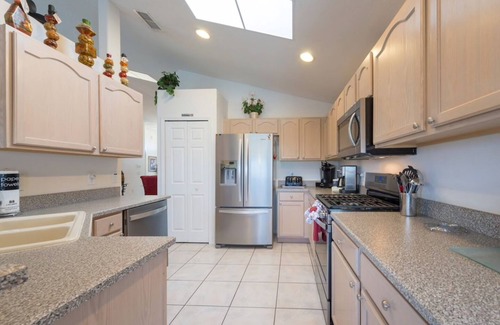 Windsor Palms Villa | Luxury Villa w/SALTWATER Pool & Hot Tub very close to Disney & Universal