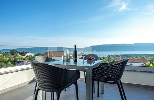 Linardici Villa | Luxury villa with open sea view and its own multi-purpose sports ground