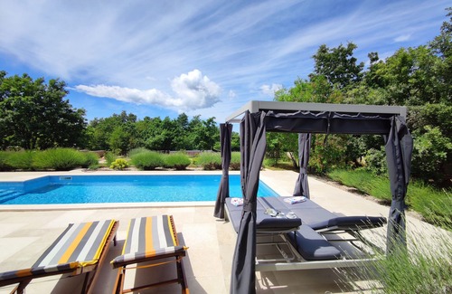 Svetvincenat Villa | Luxury villa with whirlpool and heated pool, quiet location, pets, sports field