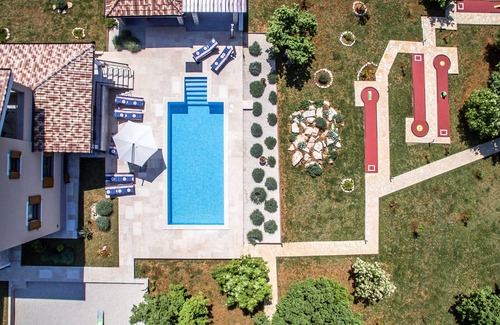 Svetvincenat Villa | Luxury villa with whirlpool and heated pool, quiet location, pets, sports field