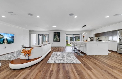 Huntington Beach Villa | *Luxury Villas in Huntington Beach - Ultimate SoCal Getaway!