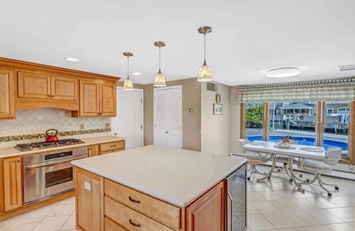 Mantoloking House | Luxury Waterfront 6 Bed 4 bath w Heated Pool, SUMMER SALE! BOOK SUMMER 2025 NOW!