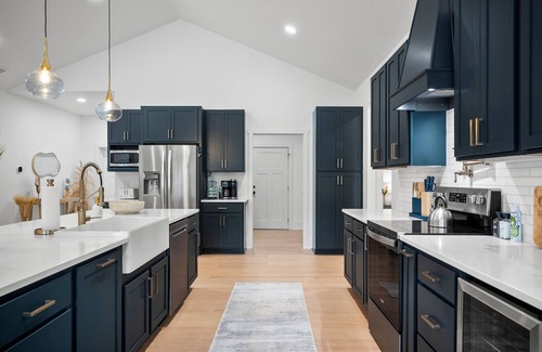 Palm Harbor House | Luxury Waterfront Escape – Private Dock, Heated Pool & Game Room! Pet-Friendly!