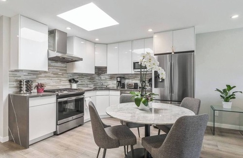 Daly City House | Luxury4br/3ba Kitchen/Parking/Laundry/Near SFO