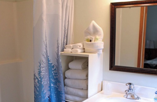 Lake Luzerne-Hadley Hotel | Luzerne Court Motel