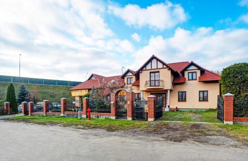 Jaroslaw Bed & Breakfast | Lwi dworek LD