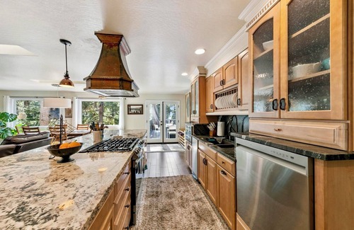 Skyland House | LX46 Skyland Family vacation above it all