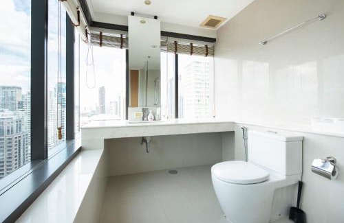 Ratchaprasong Apartment | M Estate Private Residence 3BR, Heart of Bangkok