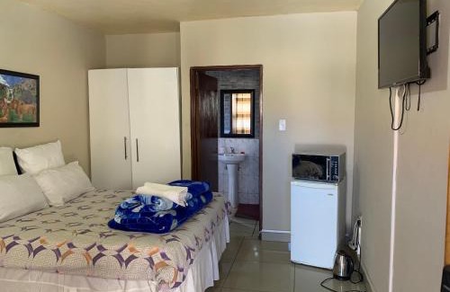 Greater Johannesburg Metropolitan Area Hotel | M & J Hotel