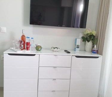 Katerini Apartment | M & M White Luxury